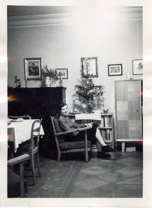 V Nerudově ulici, Vánoce 1956 (?)
